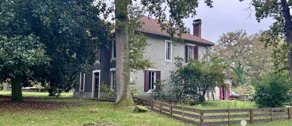 Country house 8 rooms of 243 m² in Captieux (33840)