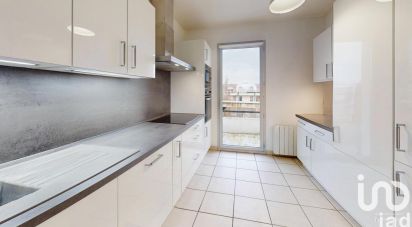 Appartement 4 pièces de 81 m² à Chartres (28000)