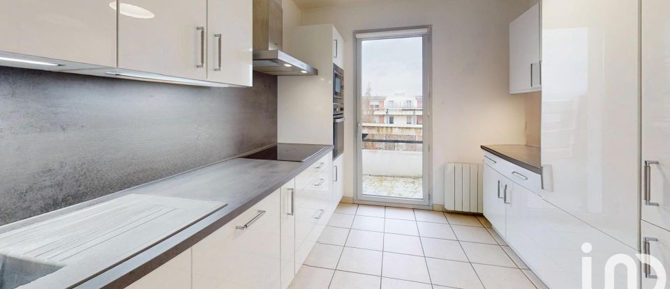 Appartement 4 pièces de 81 m² à Chartres (28000)