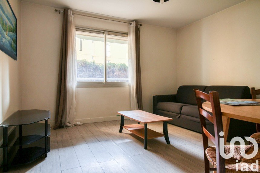 Appartement 2 pièces de 39 m² à Courbevoie (92400)