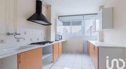 Apartment 4 rooms of 71 m² in Viry-Châtillon (91170)