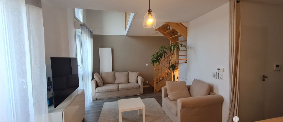 Duplex 3 rooms of 70 m² in Villeneuve-le-Roi (94290)