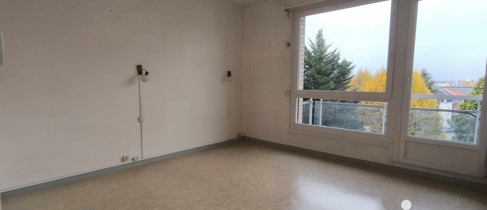 Apartment 4 rooms of 77 m² in Valenciennes (59300)