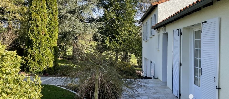 Maison de village 5 pièces de 88 m² à Montournais (85700)