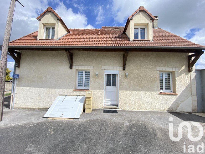 Traditional house 4 rooms of 92 m² in Guiscard (60640)