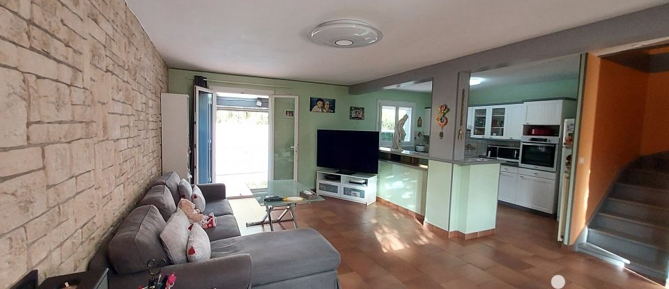 House 4 rooms of 77 m² in Toulon (83200)