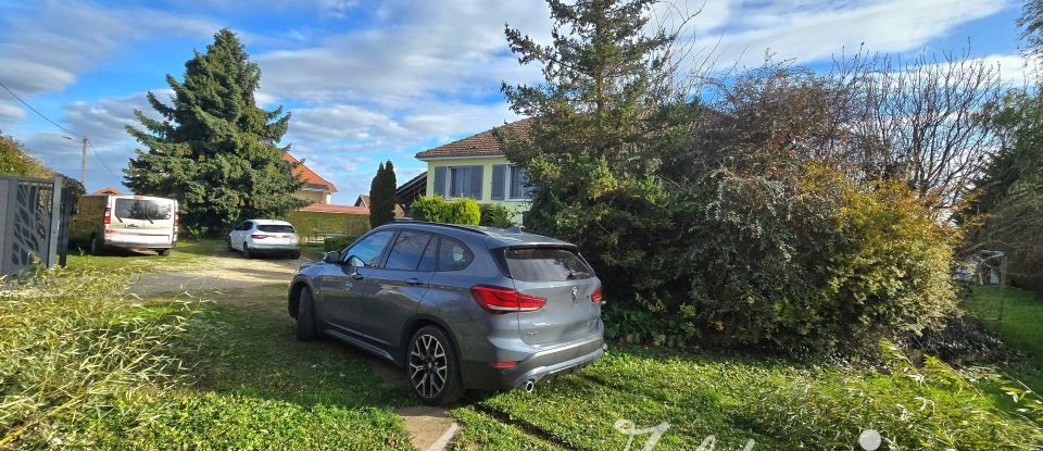 Maison 7 pièces de 140 m² à Saint-André-le-Gaz (38490)