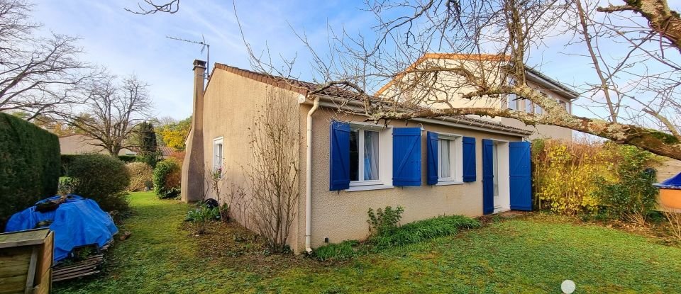 Maison 4 pièces de 82 m² à Buxerolles (86180)