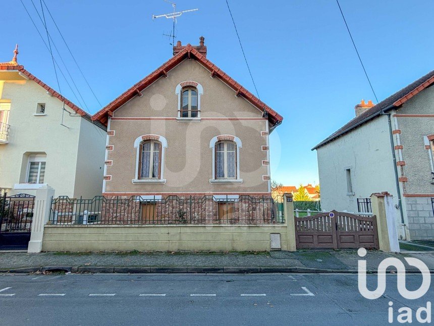 House 7 rooms of 159 m² in Montluçon (03100)