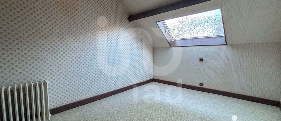 House 7 rooms of 159 m² in Montluçon (03100)