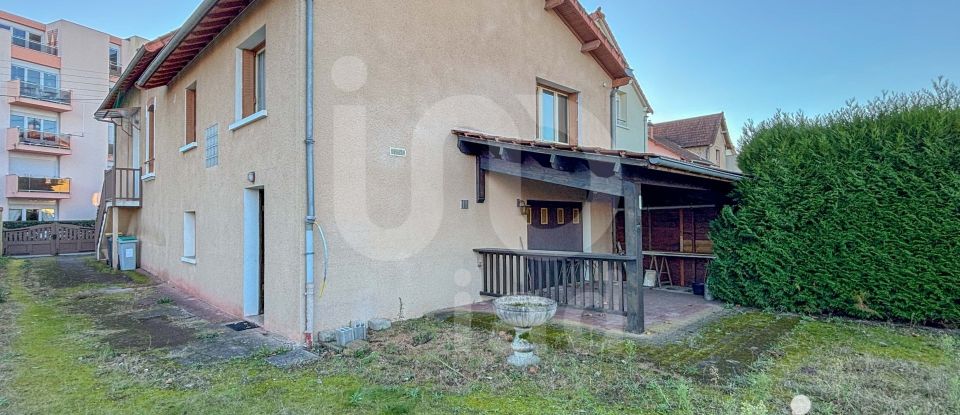 House 7 rooms of 159 m² in Montluçon (03100)