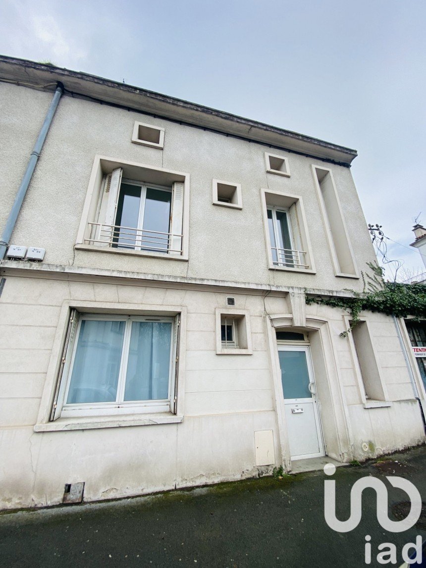 Building in Poitiers (86000) of 118 m²