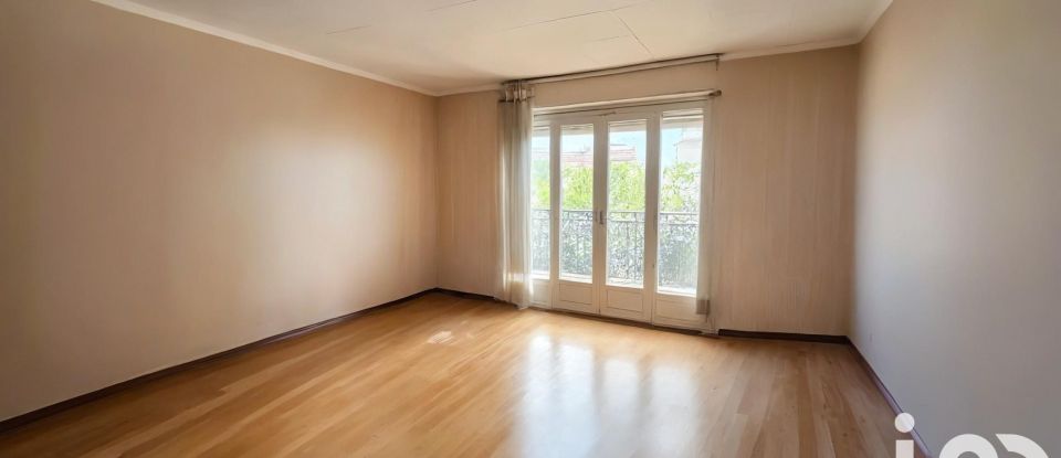 Traditional house 5 rooms of 87 m² in Vitry-sur-Seine (94400)