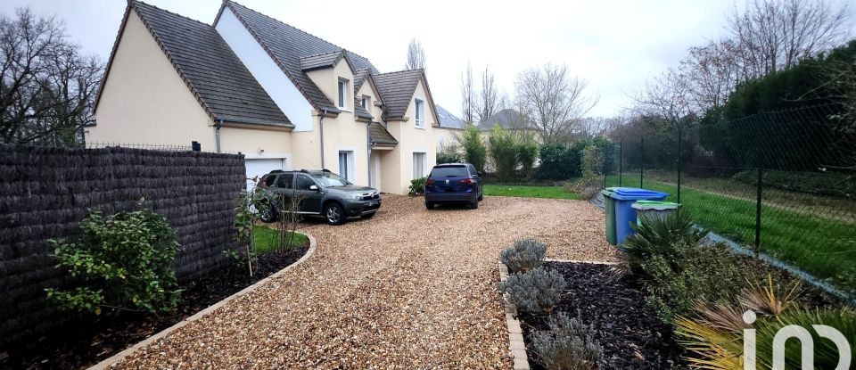 House 8 rooms of 153 m² in Saint-Arnoult-en-Yvelines (78730)