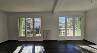 Apartment 3 rooms of 69 m² in Saint-Raphaël (83700)