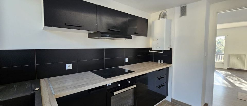 Apartment 3 rooms of 69 m² in Saint-Raphaël (83700)