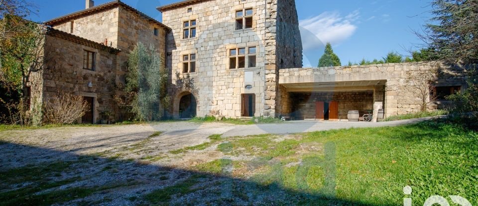 Château 18 pièces de 660 m² à Tournon-sur-Rhône (07300)