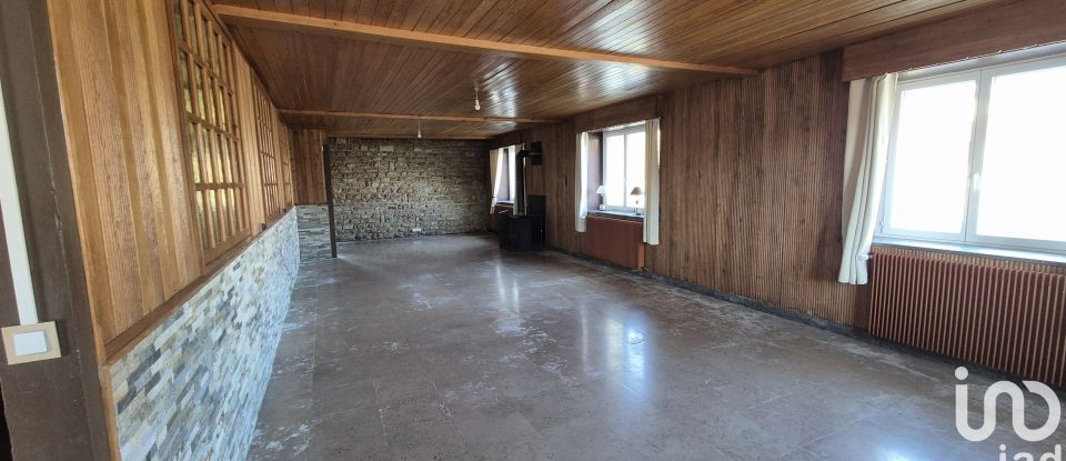 Maison 13 pièces de 390 m² à CHAUX-DES-PRÉS (39150)