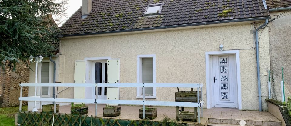 House 4 rooms of 87 m² in Saint-Sérotin (89140)