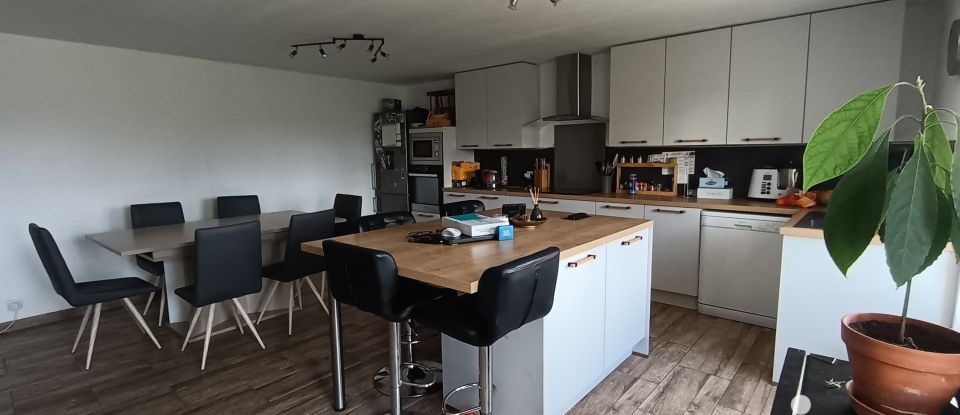 Maison 8 pièces de 142 m² à Luzay (79100)