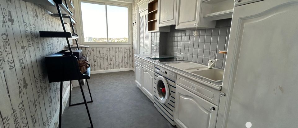 Apartment 4 rooms of 109 m² in La Rochelle (17000)