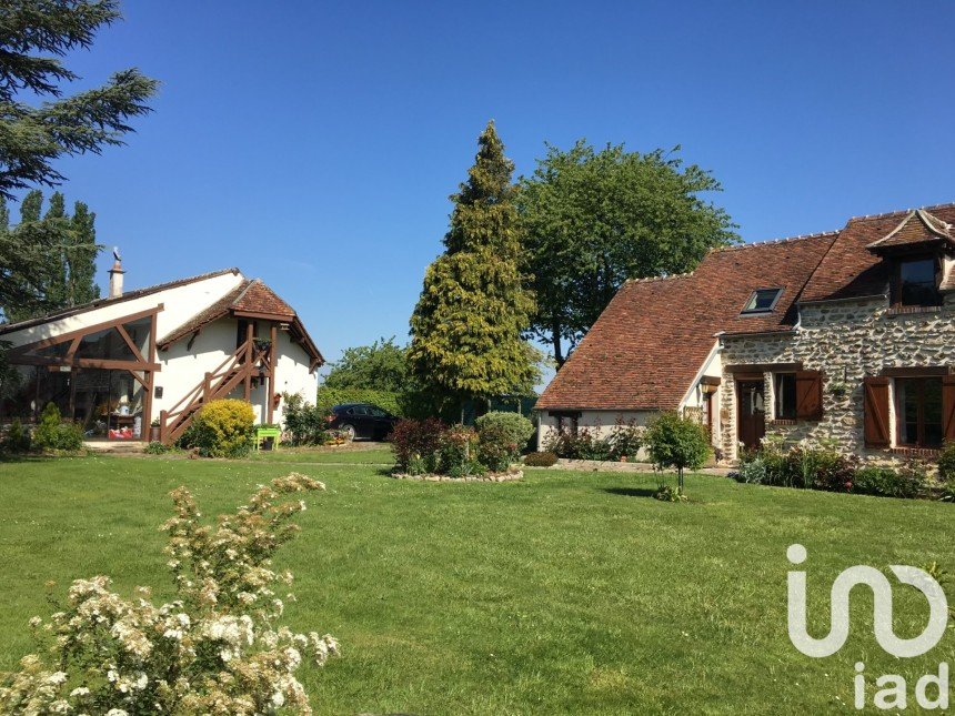 Traditional house 8 rooms of 300 m² in Beautheil (77120)