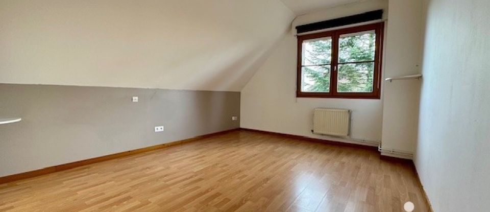 Pavillon 6 pièces de 129 m² à Bailleul (59270)