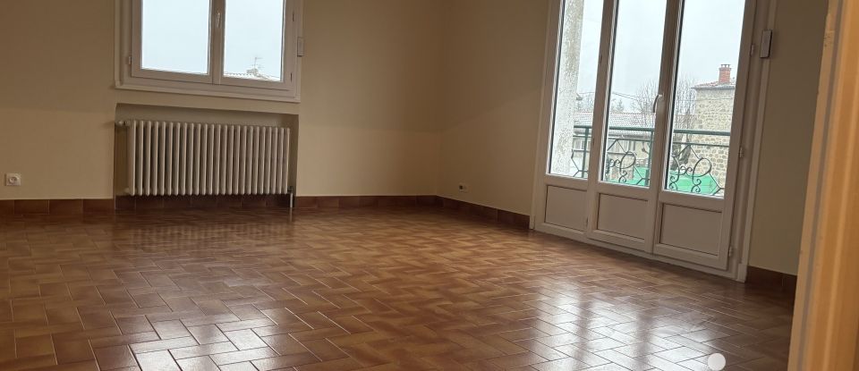 House 9 rooms of 140 m² in Sainte-Sigolène (43600)