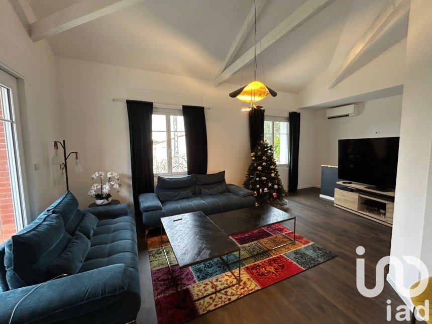 House 5 rooms of 160 m² in Meschers-sur-Gironde (17132)