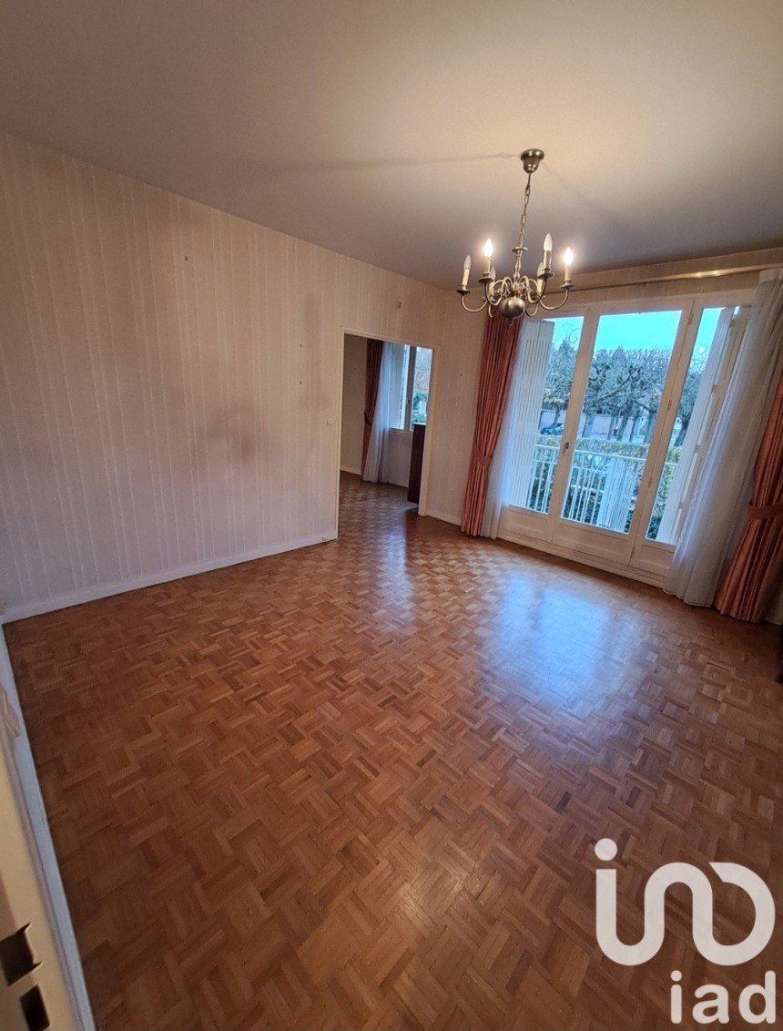 Apartment 4 rooms of 77 m² in Compiègne (60200)