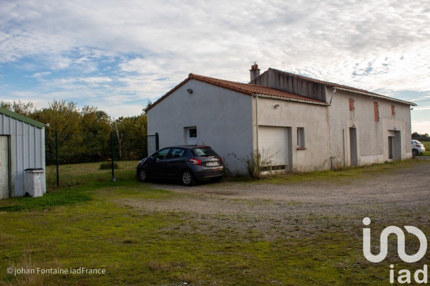 Maison traditionnelle 4 pièces de 100 m² à Saint-Denis-la-Chevasse (85170)