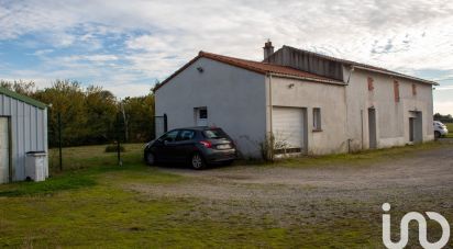 Traditional house 4 rooms of 100 m² in Saint-Denis-la-Chevasse (85170)