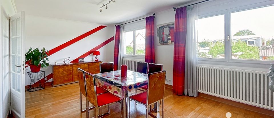 Maison traditionnelle 7 pièces de 210 m² à Montfermeil (93370)