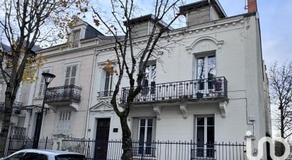 Mansion 9 rooms of 229 m² in Vichy (03200)