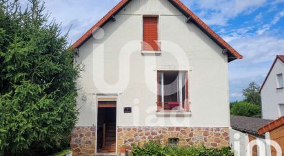 Maison 4 pièces de 77 m² à Désertines (03630)