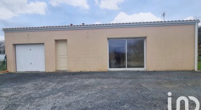 House 4 rooms of 80 m² in AIGONDIGNÉ (79370)