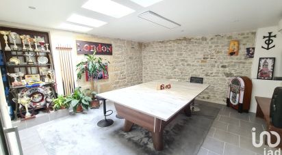 Maison 8 pièces de 225 m² à Clarensac (30870)