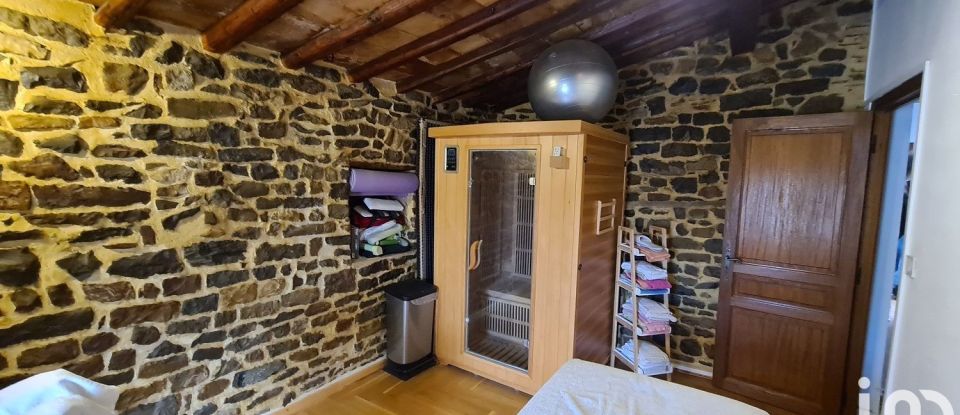 Maison 8 pièces de 225 m² à Clarensac (30870)