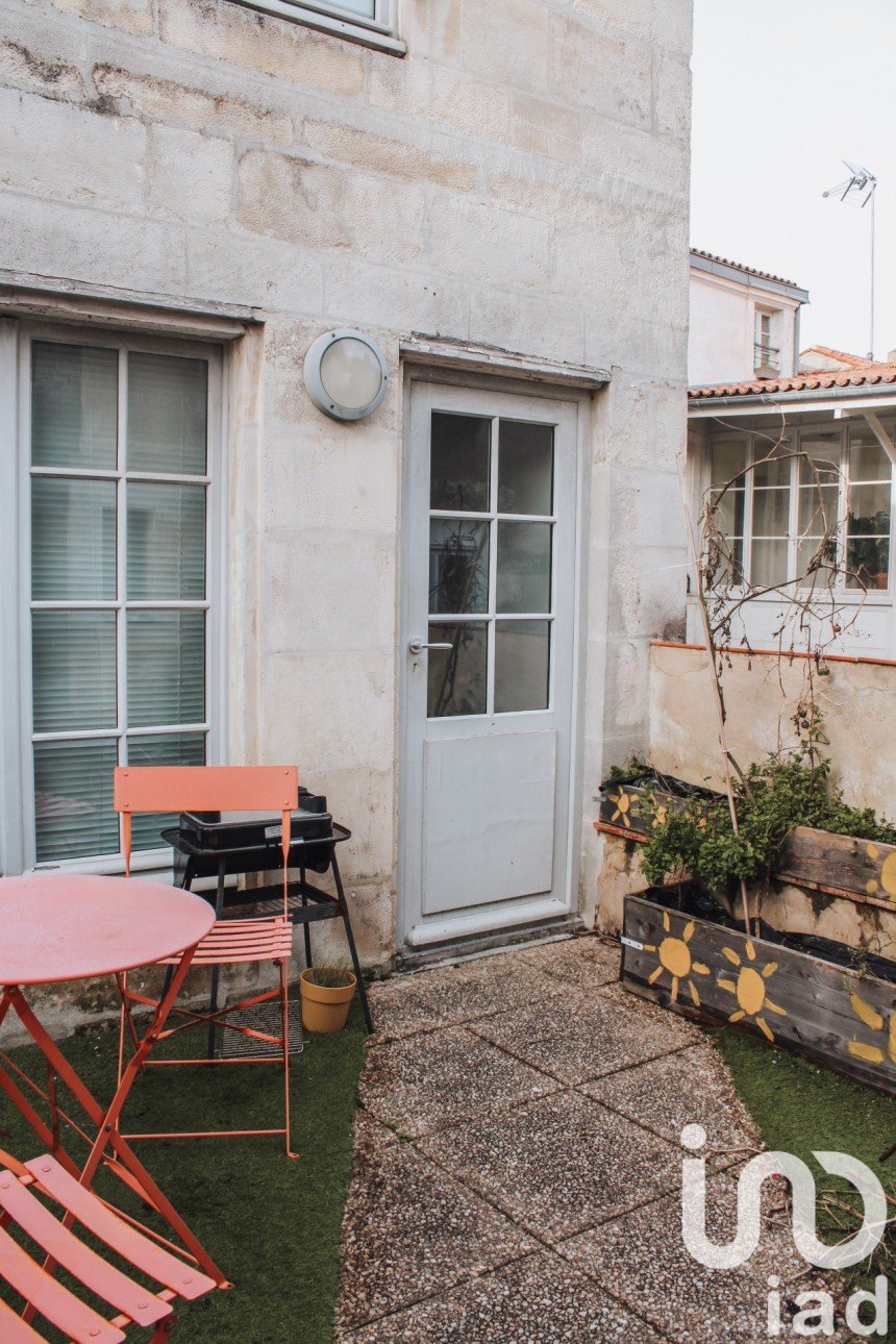 Duplex 5 rooms of 125 m² in La Rochelle (17000)