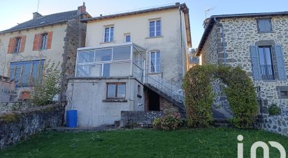 Maison 4 pièces de 86 m² à Saint-Cernin (15310)