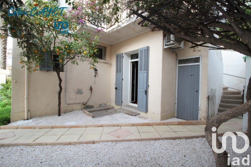 Maison de ville 8 pièces de 108 m² à Hyères (83400)