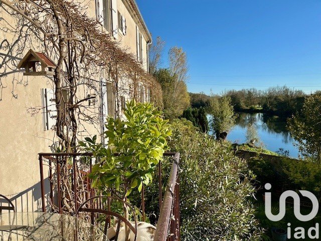 Maison de campagne 5 pièces de 161 m² à Bussac-sur-Charente (17100)