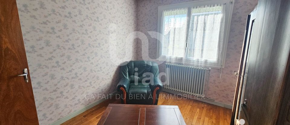 Traditional house 6 rooms of 120 m² in Hémonstoir (22600)