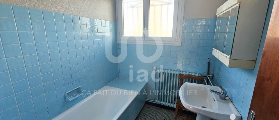 Traditional house 6 rooms of 120 m² in Hémonstoir (22600)