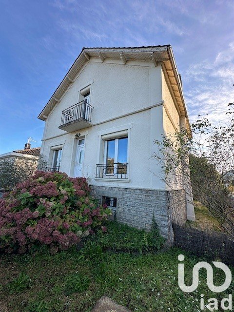 House 5 rooms of 120 m² in Saint-Céré (46400)