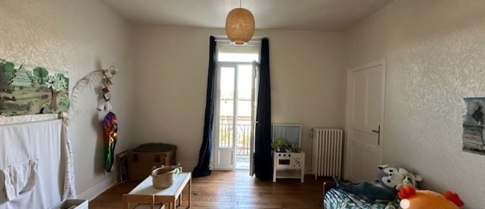 House 5 rooms of 120 m² in Saint-Céré (46400)