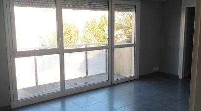 Apartment 3 rooms of 65 m² in La Roche-sur-Yon (85000)