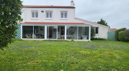 House 6 rooms of 152 m² in Aubigny-Les Clouzeaux (85430)