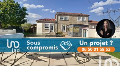 Maison traditionnelle 7 pièces de 164 m² à Beaumont-Monteux (26600)