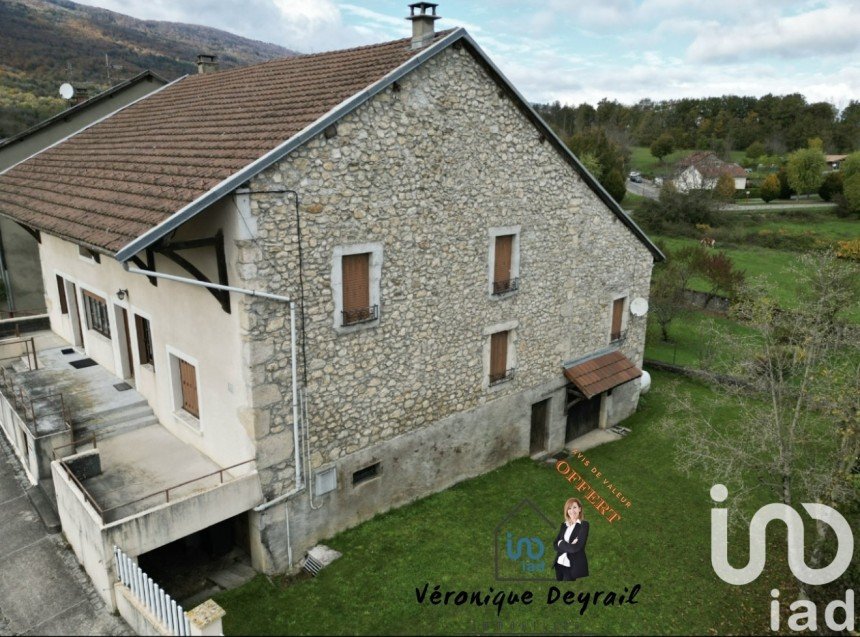 House 7 rooms of 180 m² in Injoux-Génissiat (01200)